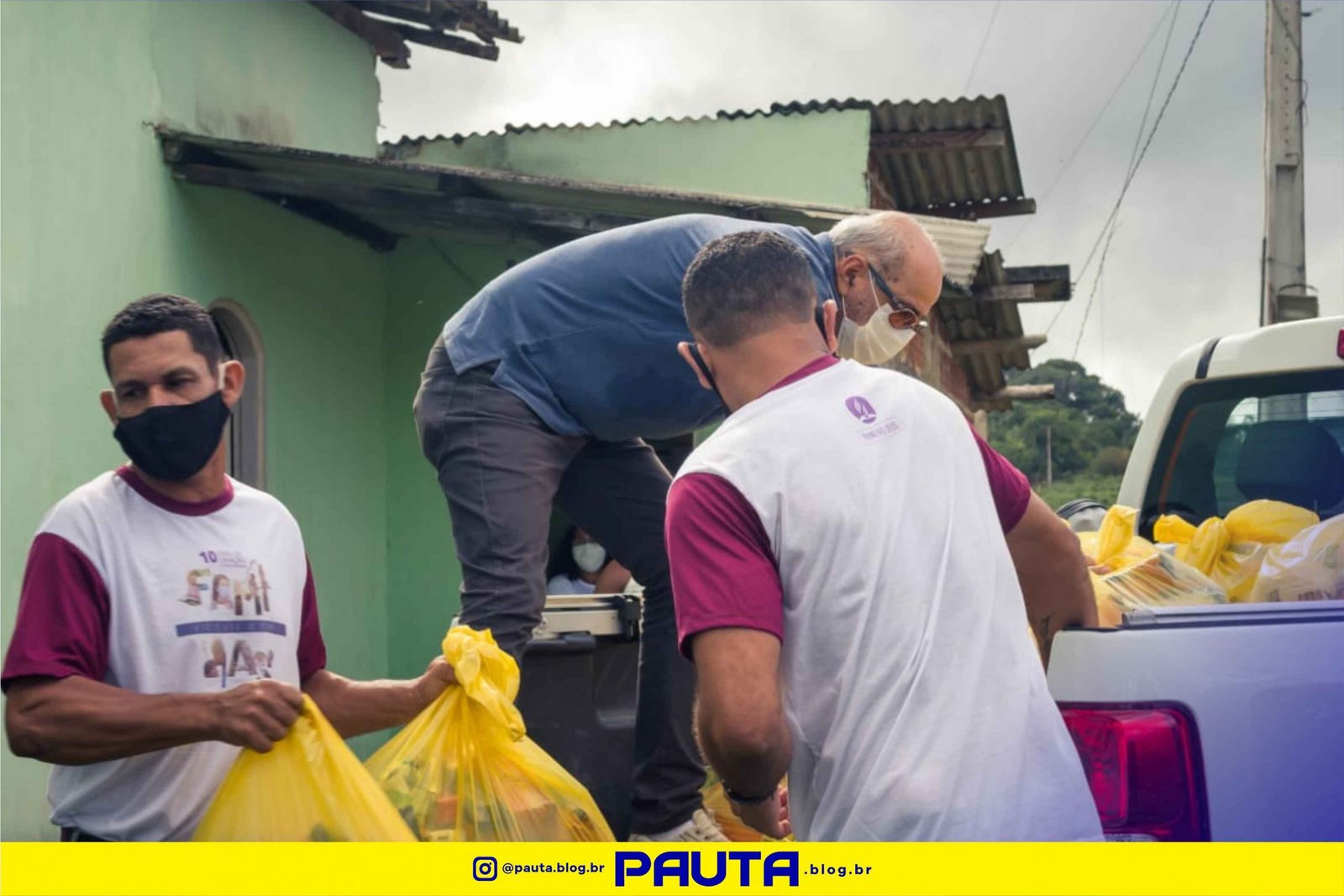 Famílias Que Vivem No Lixão De Ilhéus Recebem Pacote De Doações Clique E Leia 1031